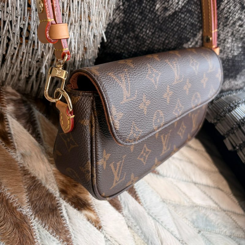 LV 原花紋 IVY 翻蓋兩用款 晶片款-3