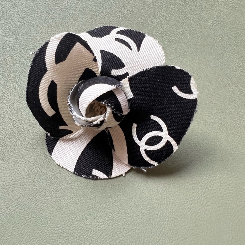 Chanel山茶花胸針-3