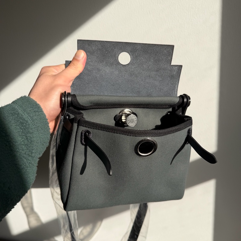 愛馬仕 mini Herbag/ Hermes Herbag Zip 20 Bag - vert mangrove w/ silver hardware 2025 墨綠 銀扣-7