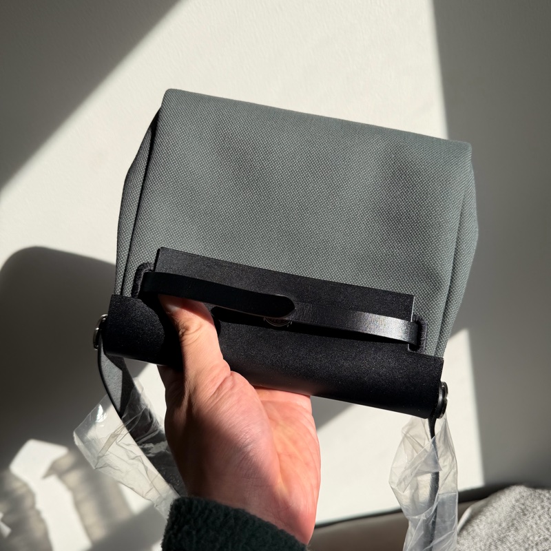 愛馬仕 mini Herbag/ Hermes Herbag Zip 20 Bag - vert mangrove w/ silver hardware 2025 墨綠 銀扣-12