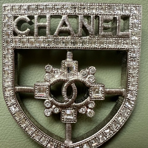 Chanel胸針