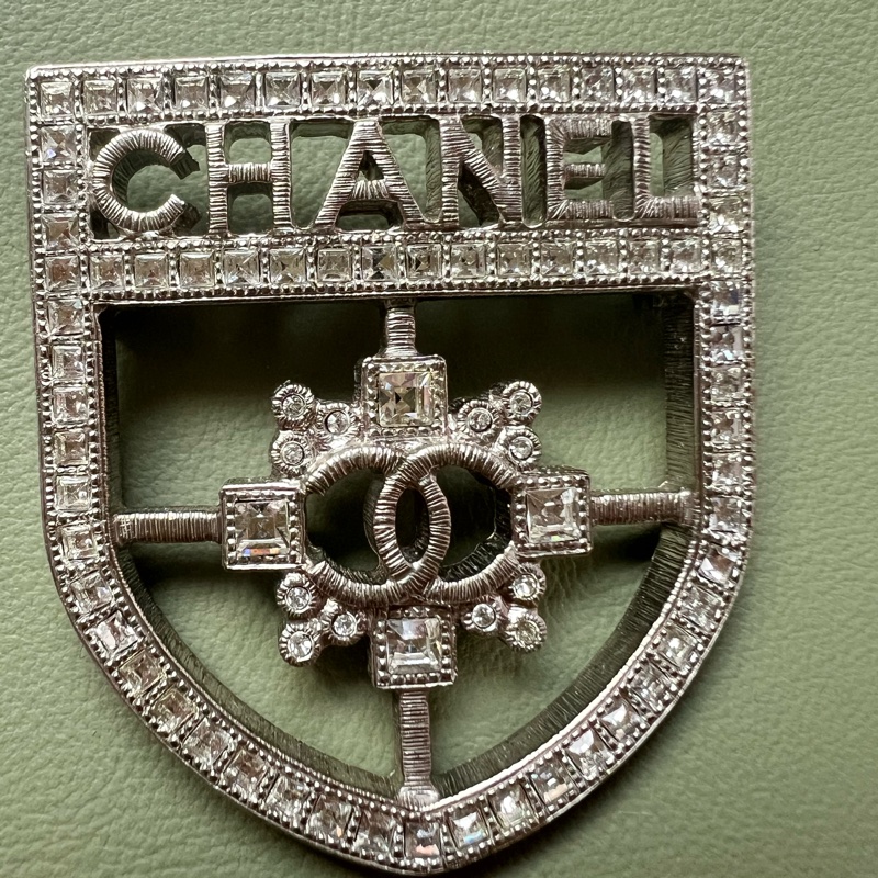 Chanel胸針-3