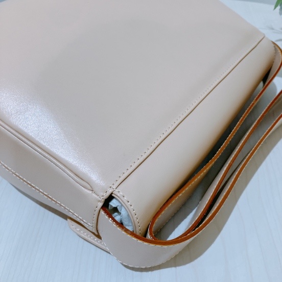 TK1977 菲拉格慕中古米白色斜挎包SALVATORE FERRAGAMO VINTAGE VARA SHOULDER BAG-10