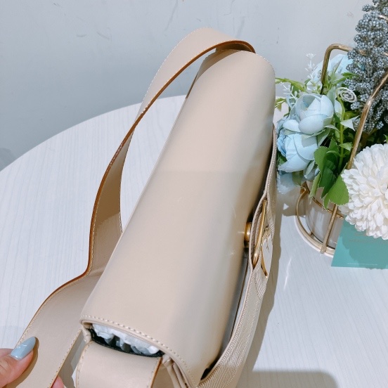 TK1977 菲拉格慕中古米白色斜挎包SALVATORE FERRAGAMO VINTAGE VARA SHOULDER BAG-12