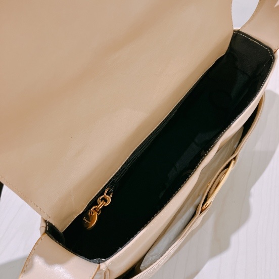 TK1977 菲拉格慕中古米白色斜挎包SALVATORE FERRAGAMO VINTAGE VARA SHOULDER BAG-18