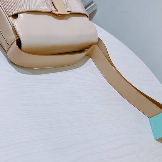 TK1977 菲拉格慕中古米白色斜挎包SALVATORE FERRAGAMO VINTAGE VARA SHOULDER BAG-22