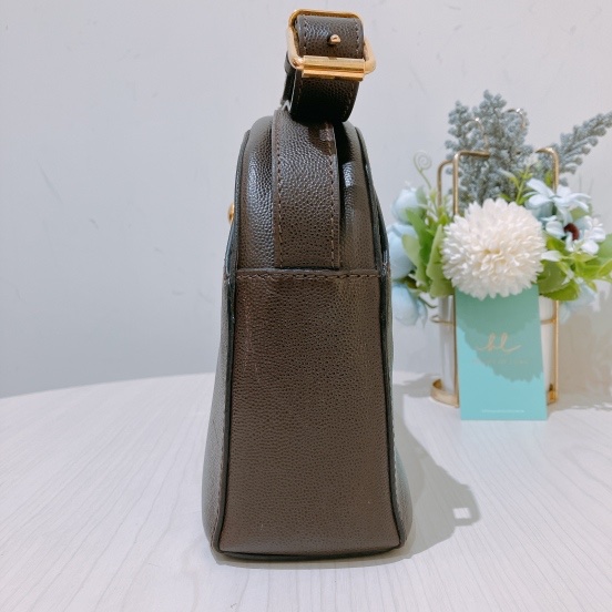 TK1979 思琳中古金色斜挎包CELINE VINTAGE ROUND GOLD BUCKLE SHOULDER BAG CALFSKIN-4