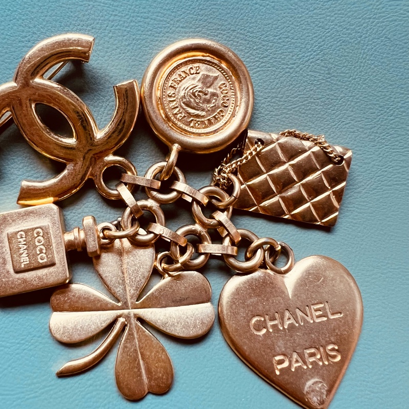 Chanel胸針-3