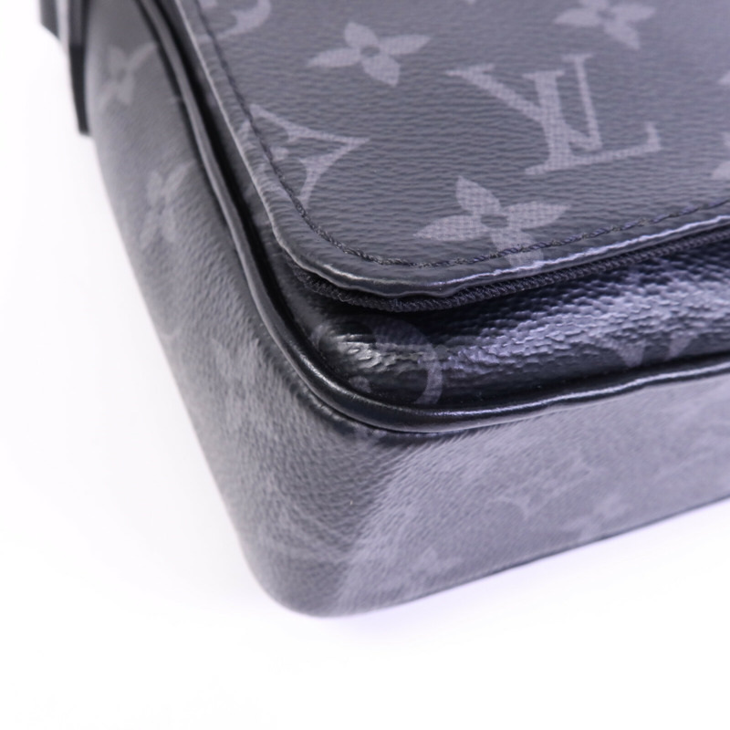 LOUIS VUITTON Monogram Eclipse District Pm銀扣肩背袋-9