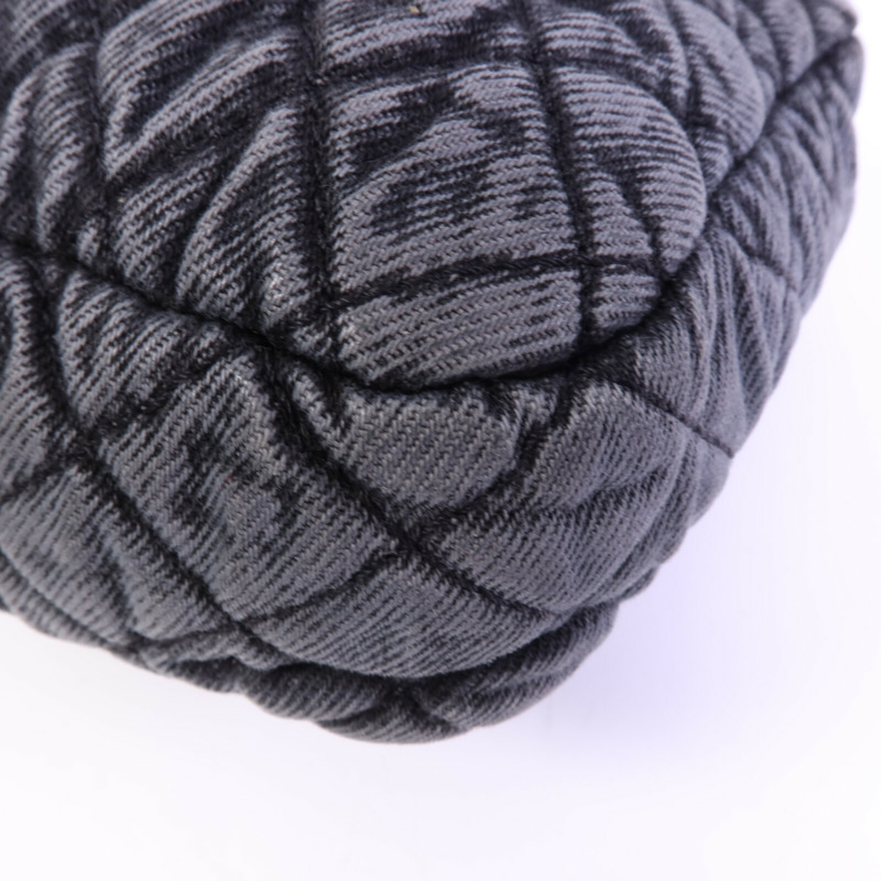 CHANEL 牛仔布Chain Shoulder Bag銀扣鏈帶肩背袋-10