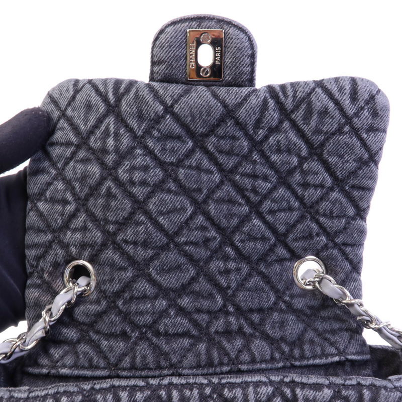 CHANEL 牛仔布Chain Shoulder Bag銀扣鏈帶肩背袋-14