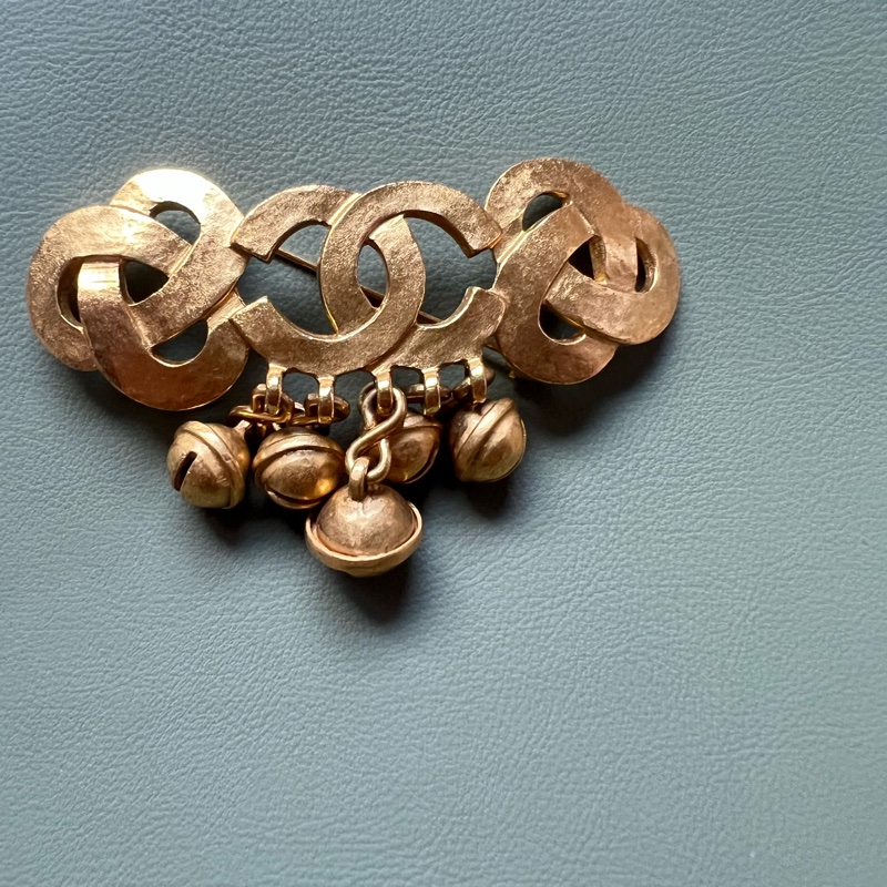 Chanel胸針-3