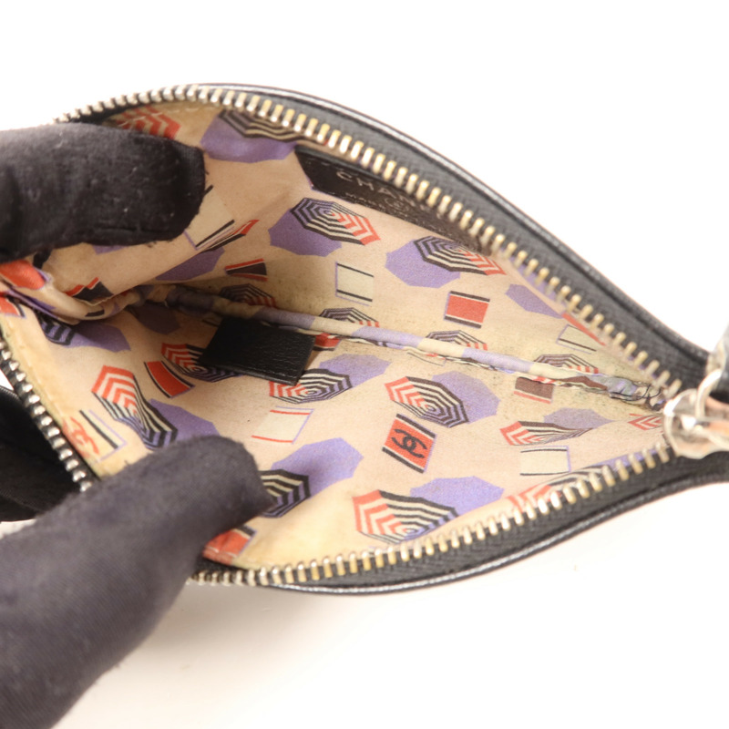 CHANEL 牛皮皮革Mini Pouch銀扣小袋-4