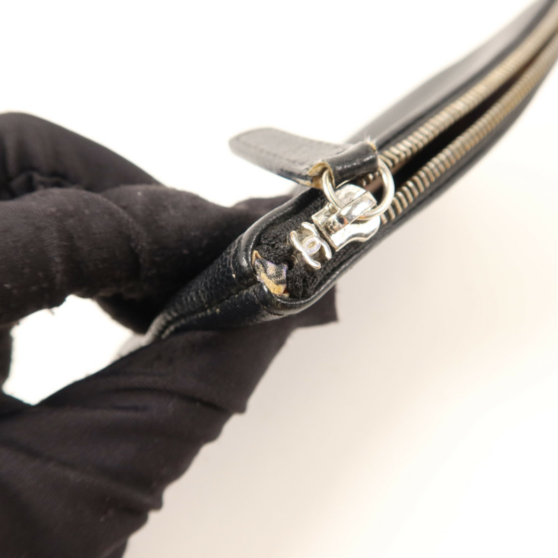 CHANEL 牛皮皮革Mini Pouch銀扣小袋-14