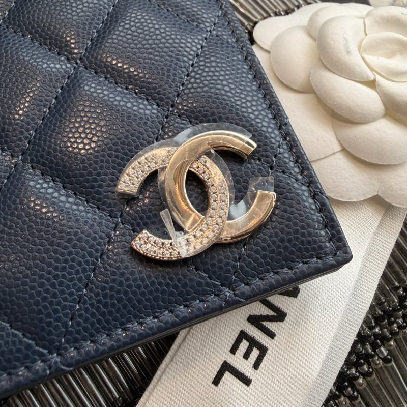 CHANEL荔枝皮雙C 金屬水鑽護照/深藍色-3