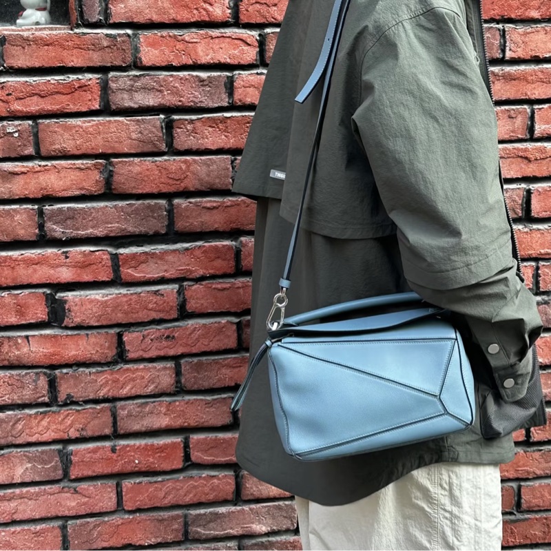 🎩👠Loewe羅意威Puzzle小号 霧霾蓝幾何包 尺寸24×16 附件肩帶-5