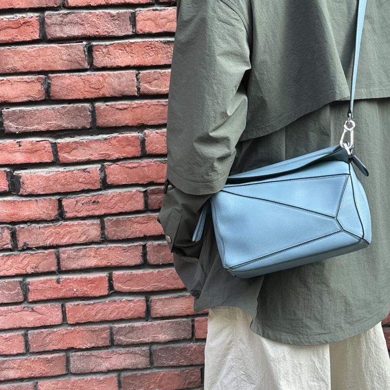 🎩👠Loewe羅意威Puzzle小号 霧霾蓝幾何包 尺寸24×16 附件肩帶-6
