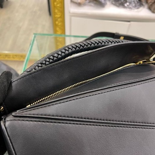 東區正精品㊣LOEWE PUZZLE 黑色小牛皮銀扣拼接幾何拼圖編織手把手提肩背斜背包兩用包小款 RZ6322-11