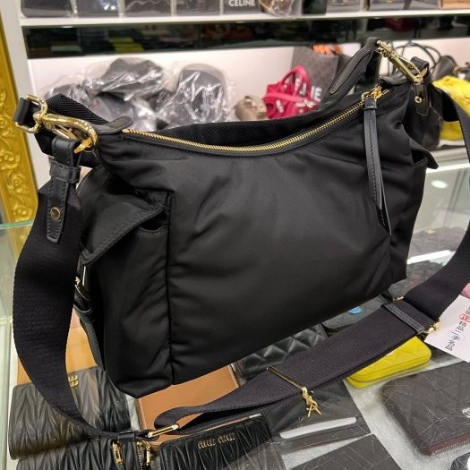 東區正精品㊣PRADA 1BC264 黑色尼龍金三角牌雙口袋相機包斜背包郵差包手提包 RZ6323-3