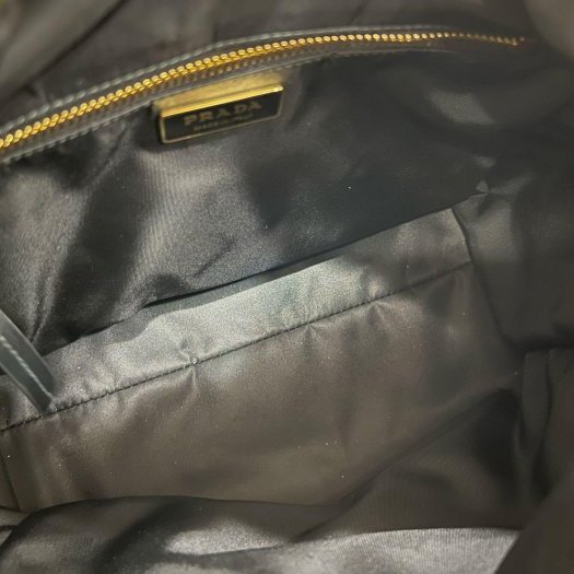 東區正精品㊣PRADA 1BC264 黑色尼龍金三角牌雙口袋相機包斜背包郵差包手提包 RZ6323-13