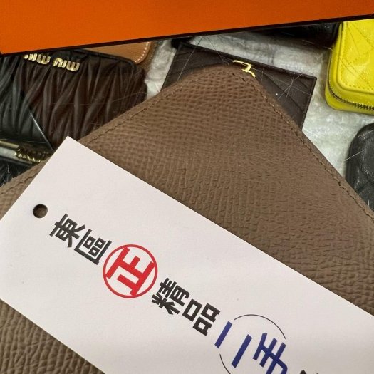 東區正精品㊣HERMES SILK IN Epsom 愛馬仕大象灰色全皮內粉紫色圖騰絲巾短夾 K刻 RZ6324-10