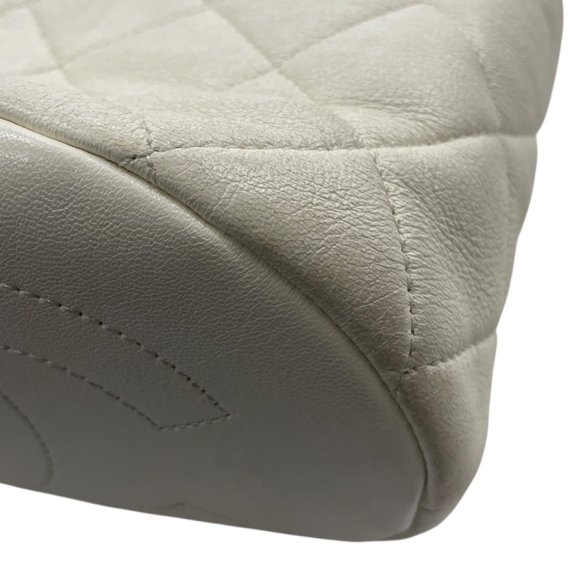 CHANEL 香奈兒 珍珠手把 水桶包 皮革 白色 金釦-9