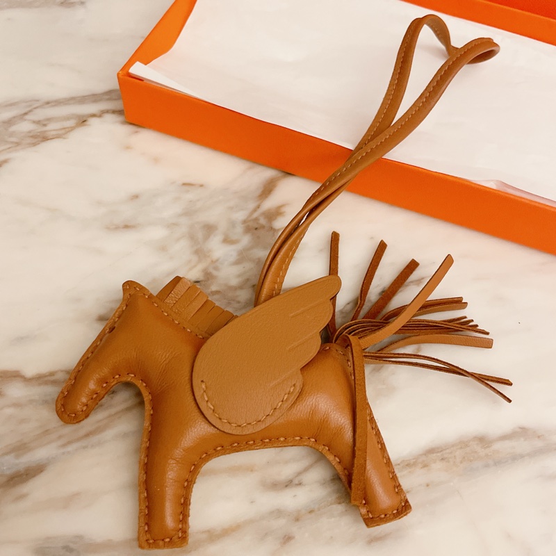 平台最低價稀缺最熱門款近新✨ HERMES 愛馬仕 pegase小飛馬 RODEO飛馬吊飾 (金棕色)-9