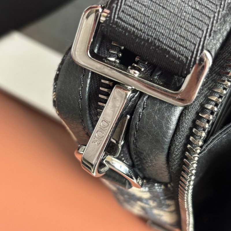 ::Christian Dior::  Oblique 經典緹花布 小牛皮飾邊雙層拉鍊手拿/斜背包 (黑/米)-14