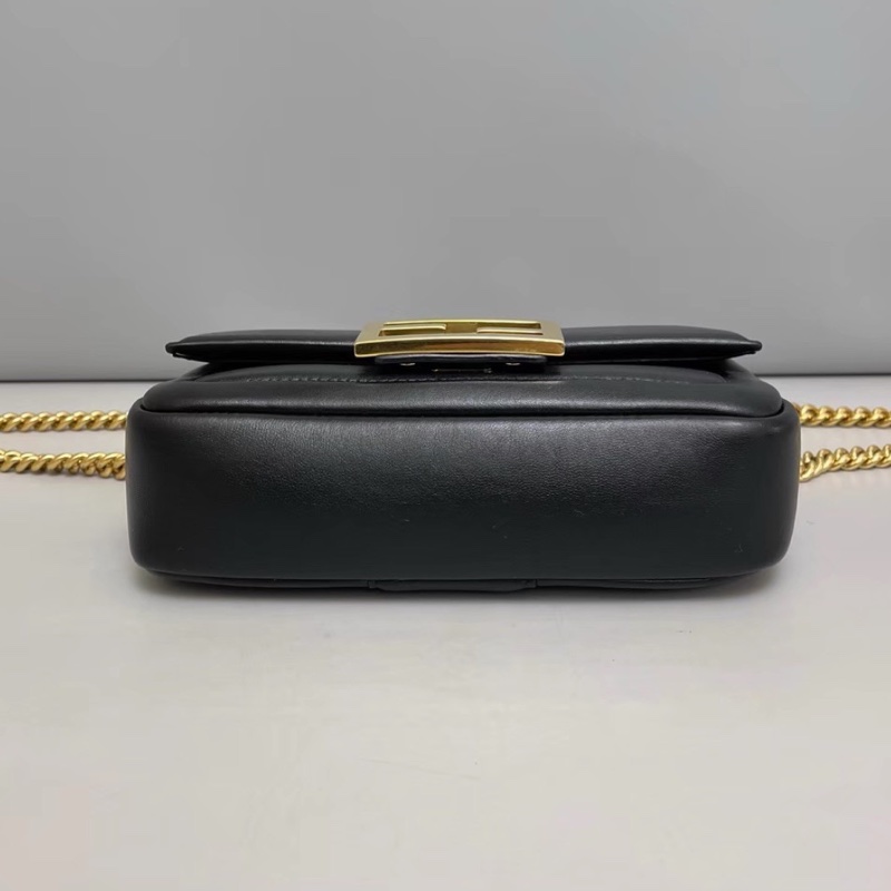 🍧🍧Fendi芬迪Baguette迷你黑金全皮法棍包  尺寸19×12-10