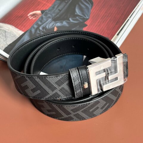 ::FENDI:: 滿版 FF圓形皮帶 黑色皮革雙面皮帶 腰帶 110 公分