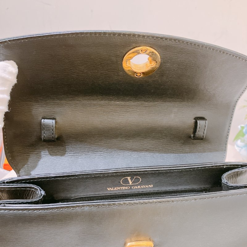 TK1985	華倫天奴 中古 黑色 手提包 Valentino Vintage Twist Lock Bag Clafskin Black x GHW #No Number-19