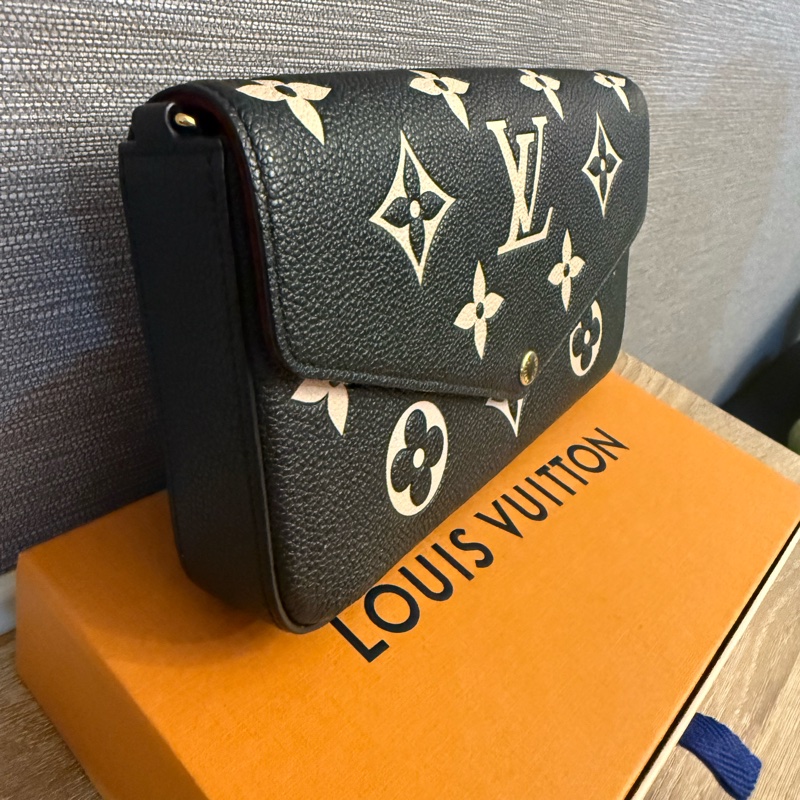 LOUIS VUITTON-1