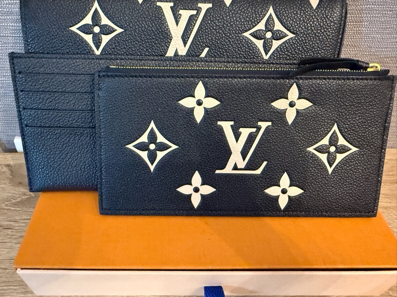 LOUIS VUITTON-3