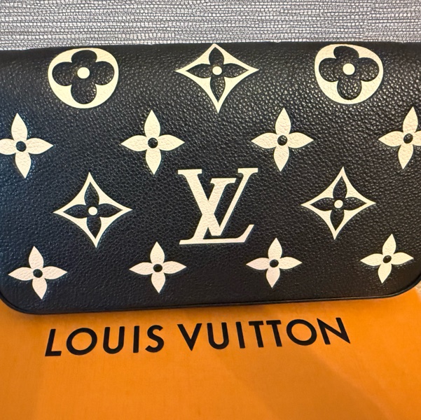 LOUIS VUITTON-6