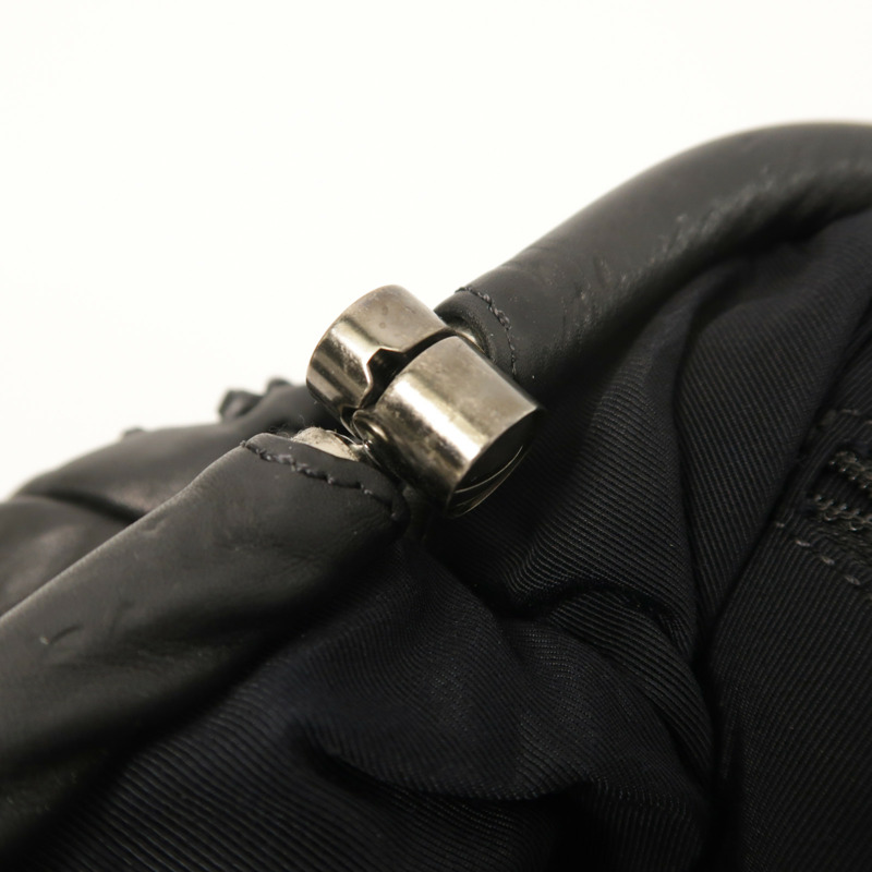 CHANEL 羊皮皮革Chic Knot Clutch Bag鏈帶肩背袋-17