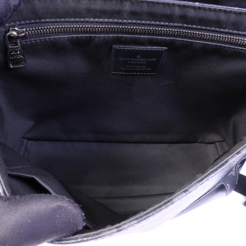 LOUIS VUITTON Monogram Eclipse Messenger PM Voyager銀扣肩背袋-4