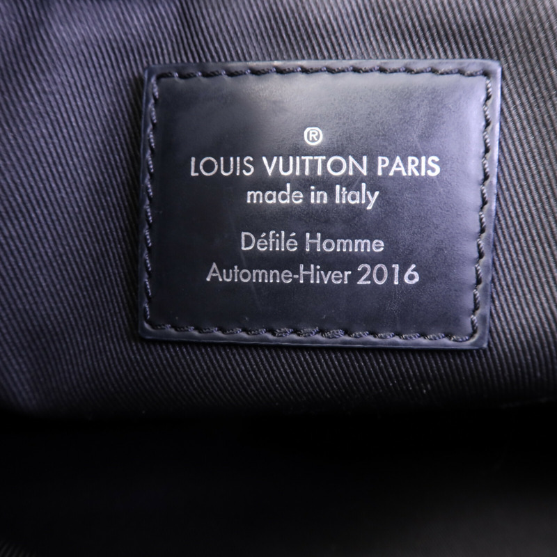 LOUIS VUITTON Monogram Eclipse Messenger PM Voyager銀扣肩背袋-5