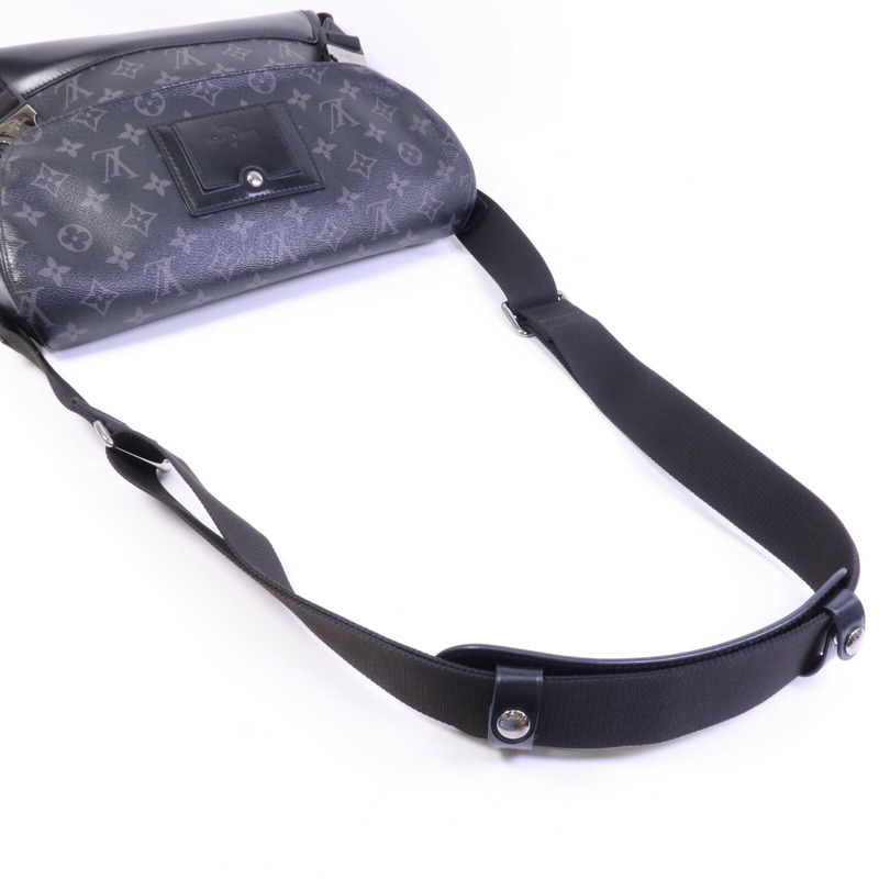 LOUIS VUITTON Monogram Eclipse Messenger PM Voyager銀扣肩背袋-8
