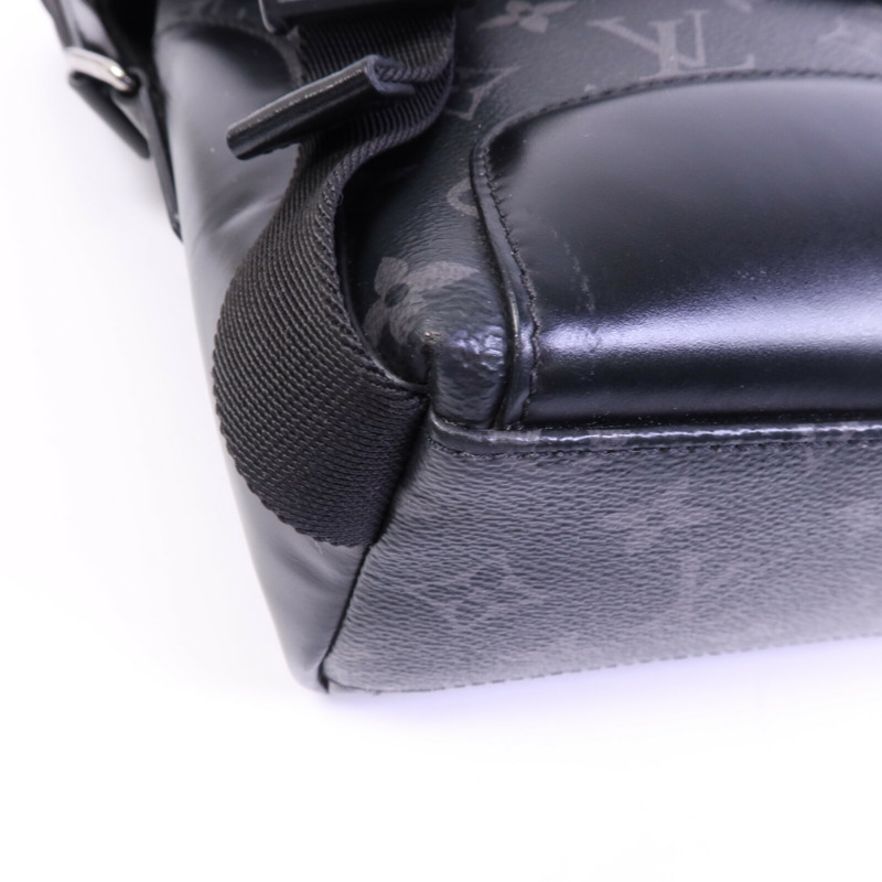 LOUIS VUITTON Monogram Eclipse Messenger PM Voyager銀扣肩背袋-10