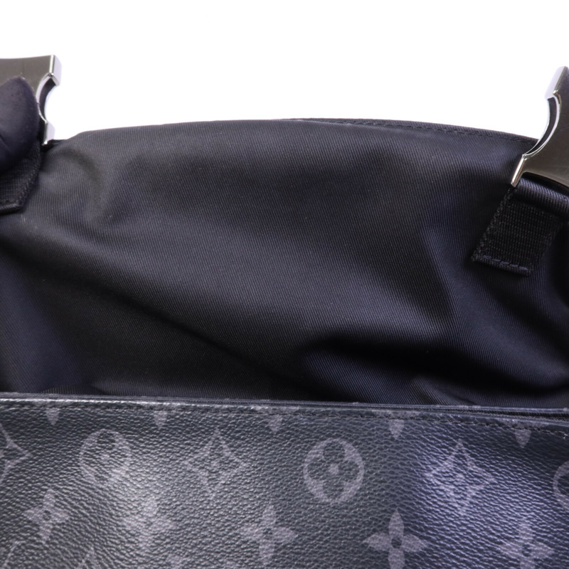 LOUIS VUITTON Monogram Eclipse Messenger PM Voyager銀扣肩背袋-14