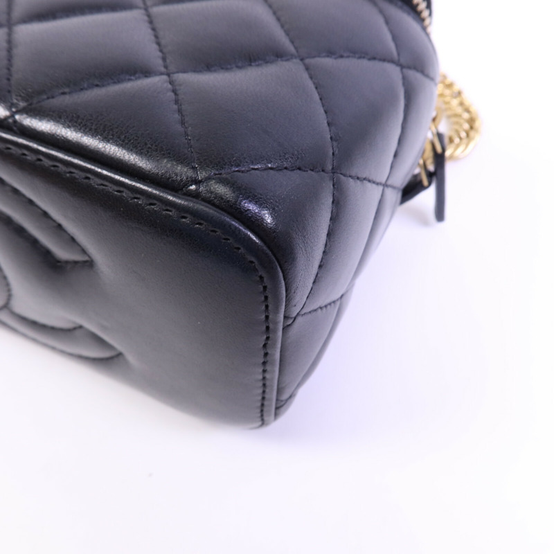 CHANEL 牛皮皮革Vanity Case金扣肩背袋-9