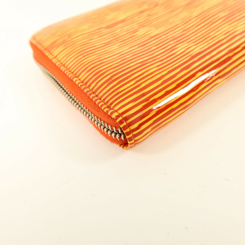 CHANEL 漆皮皮革Long Round Wallet銀扣長錢包-11