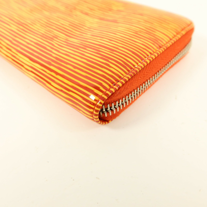 CHANEL 漆皮皮革Long Round Wallet銀扣長錢包-12