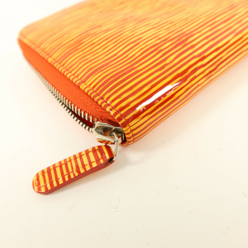 CHANEL 漆皮皮革Long Round Wallet銀扣長錢包-13