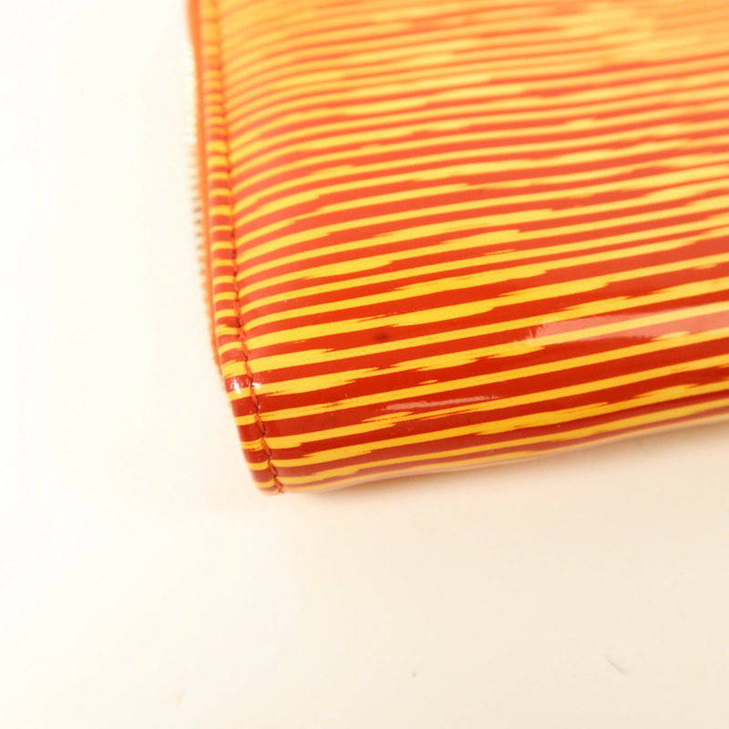 CHANEL 漆皮皮革Long Round Wallet銀扣長錢包-14