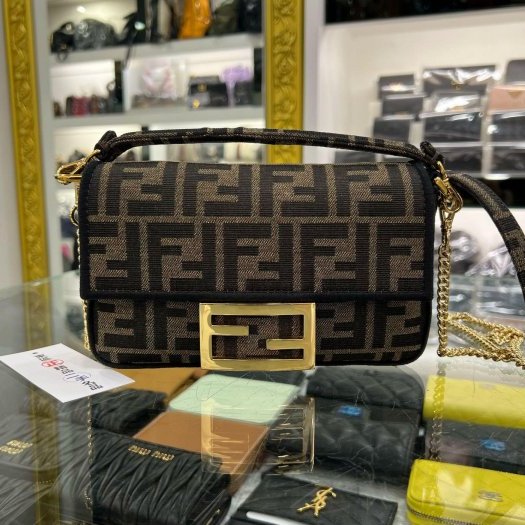 東區正精品㊣FENDI 8BS017 baguette 咖啡色緹花布 FF LOGO 斜背包手提包法棍包兩用包 RZ6329-0