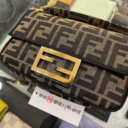 東區正精品㊣FENDI 8BS017 baguette 咖啡色緹花布 FF LOGO 斜背包手提包法棍包兩用包 RZ6329-6