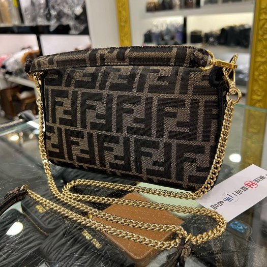 東區正精品㊣FENDI 8BS017 baguette 咖啡色緹花布 FF LOGO 斜背包手提包法棍包兩用包 RZ6329-9