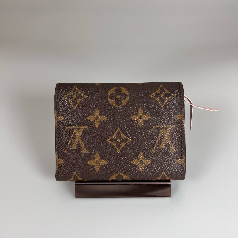 LV M62360 老花粉紅Victorine短夾-1