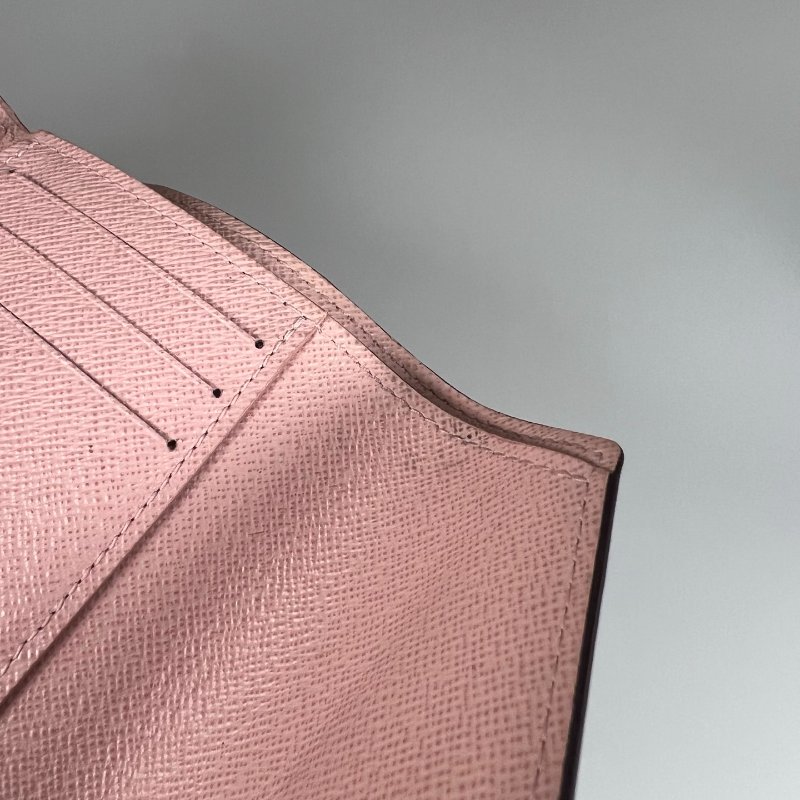 LV M62360 老花粉紅Victorine短夾-10